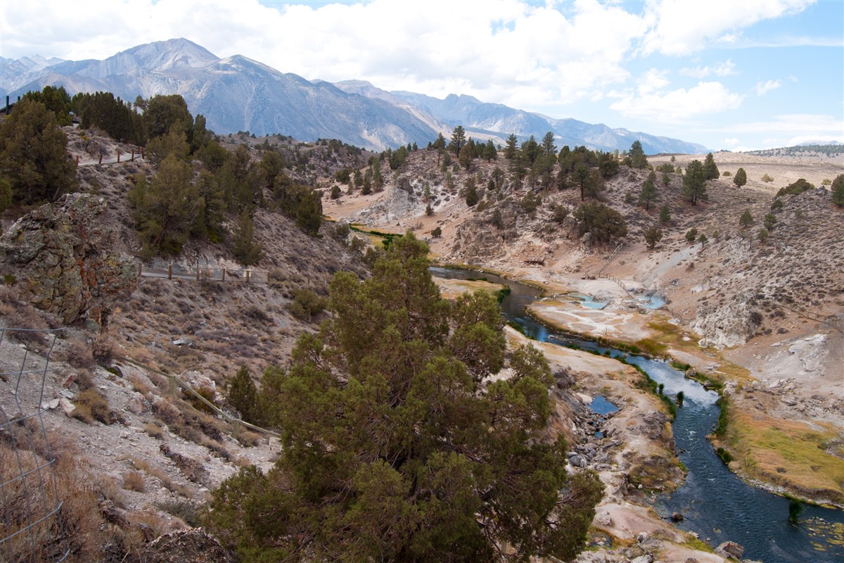 hot creek geological site in mammoth lakes california